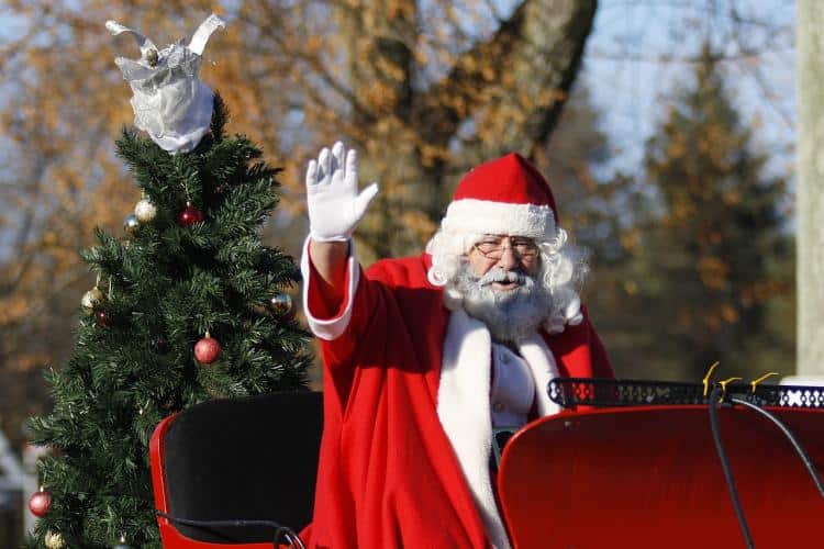 holiday parade at the beach event